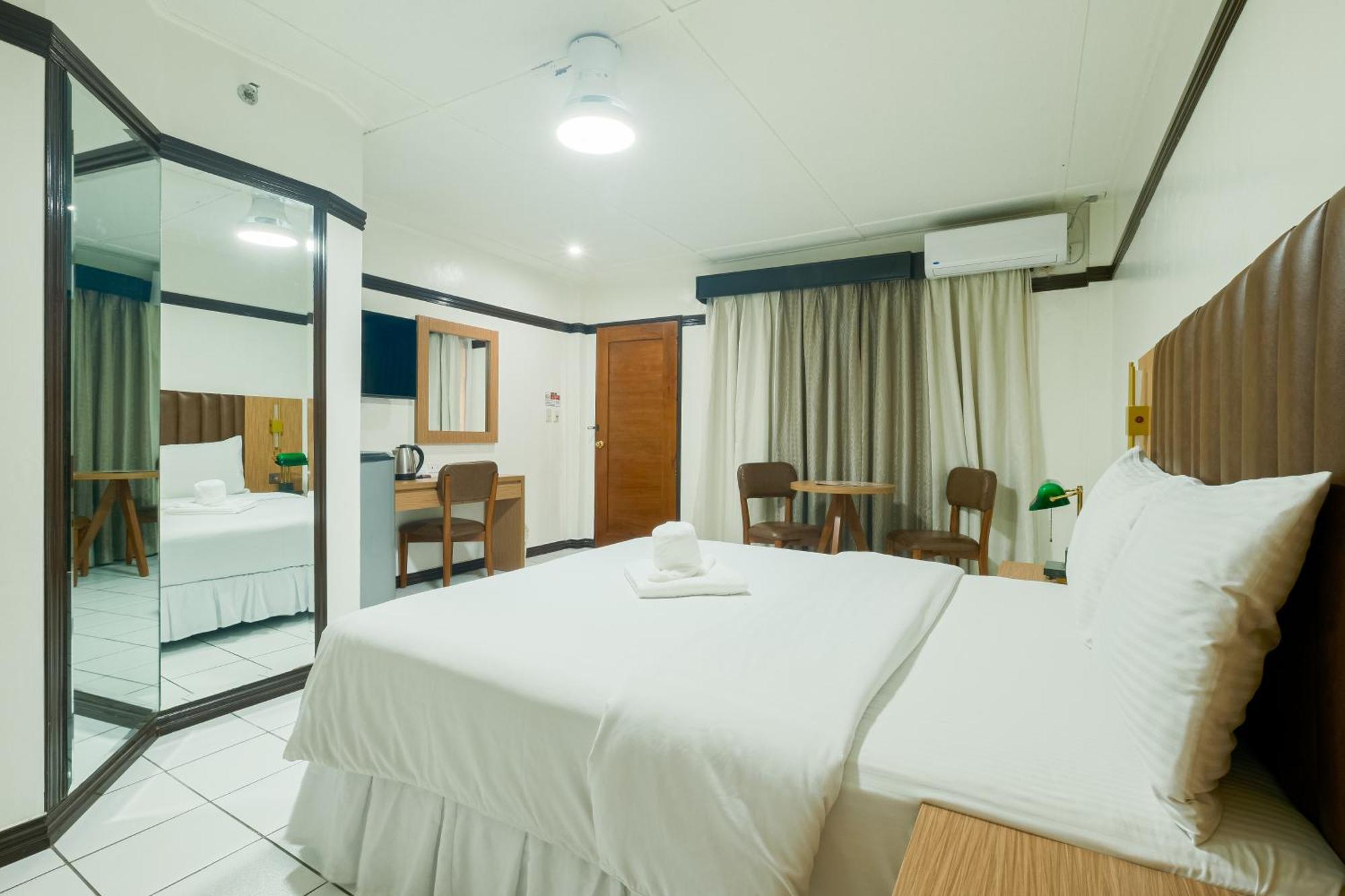 Orchid Inn Angeles Room photo