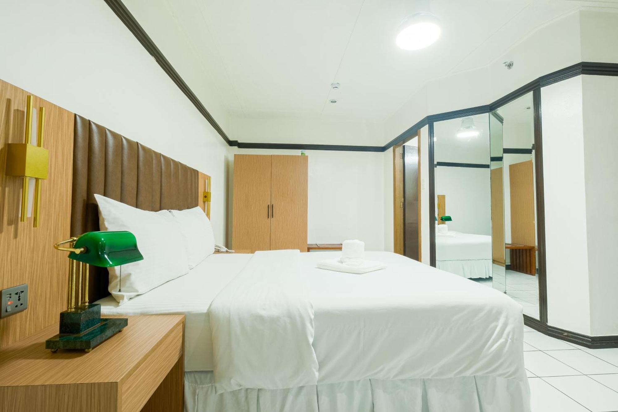 Orchid Inn Angeles Room photo